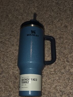 Stanley Blue Insulated Quencher H2.0 Tumbler with Handle and Straw